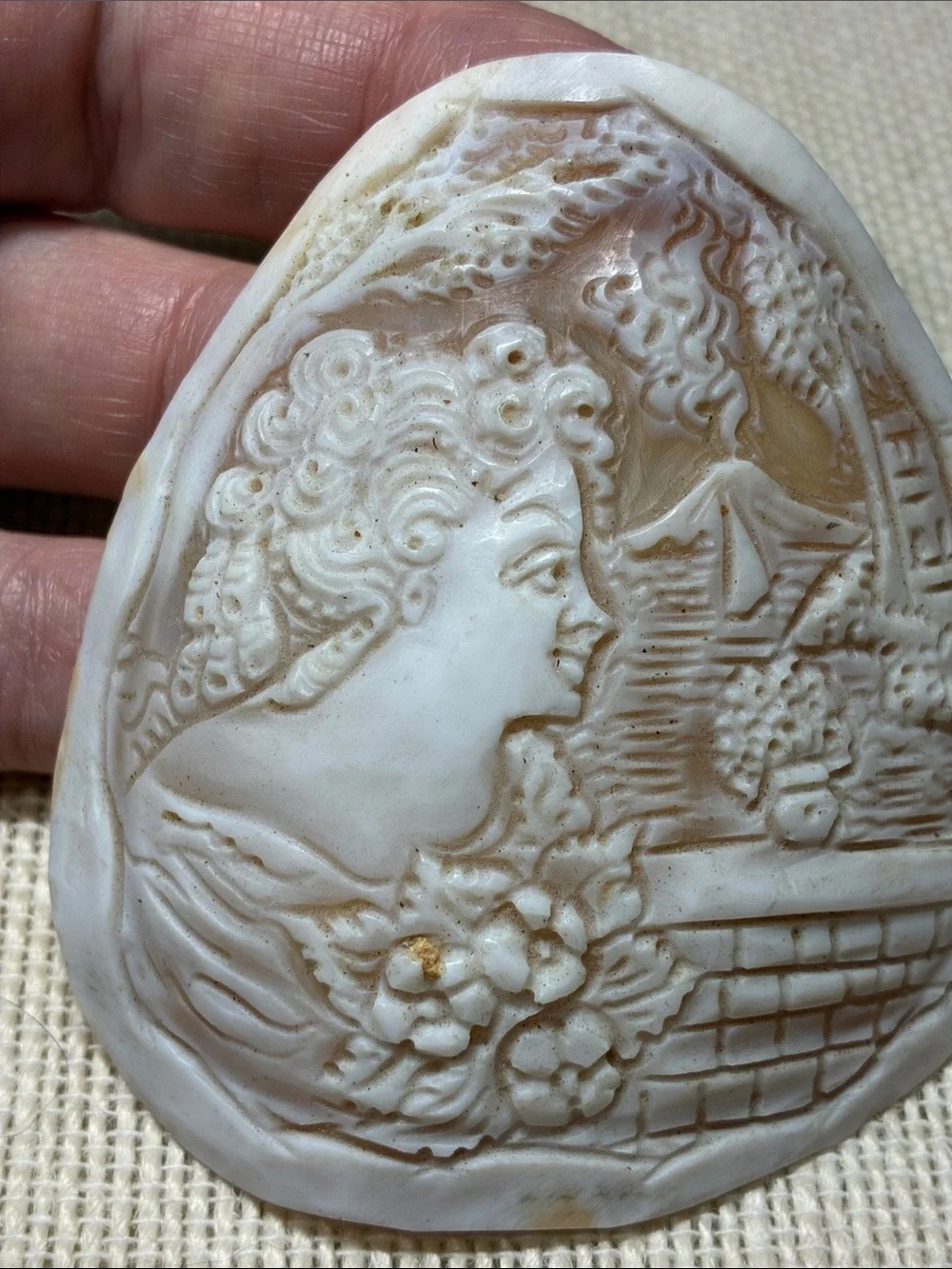 N/A delicate hand